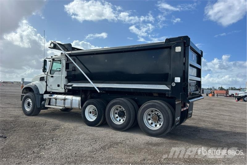 Mack GR64F 8x4 Tri/A Dump Truck Kipper