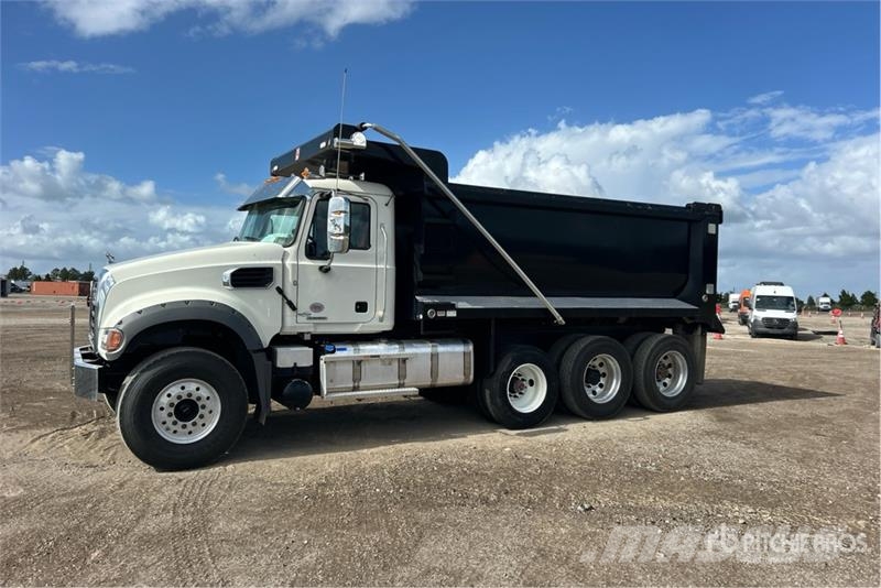 Mack GR64F 8x4 Tri/A Dump Truck Kipper