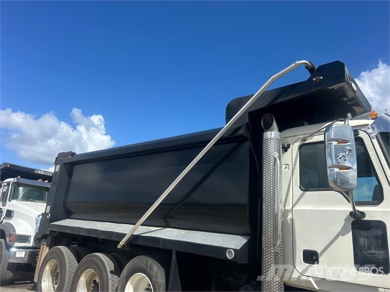 Mack GR64F 8x4 Tri/A Dump Truck Kipper