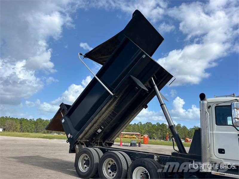 Mack GR64F 8x4 Tri/A Dump Truck Kipper