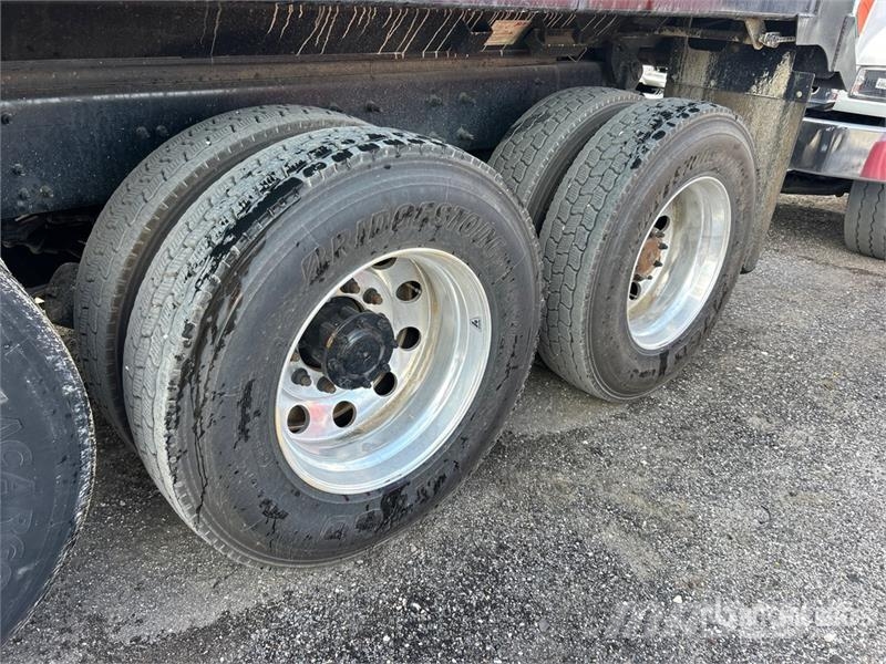 Mack GR64F 8x4 Tri/A Dump Truck Kipper