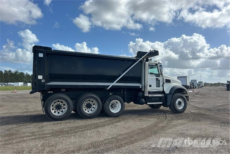 Mack GR64F 8x4 Tri/A Dump Truck Kipper