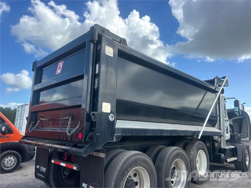 Mack GR64F 8x4 Tri/A Dump Truck Kipper