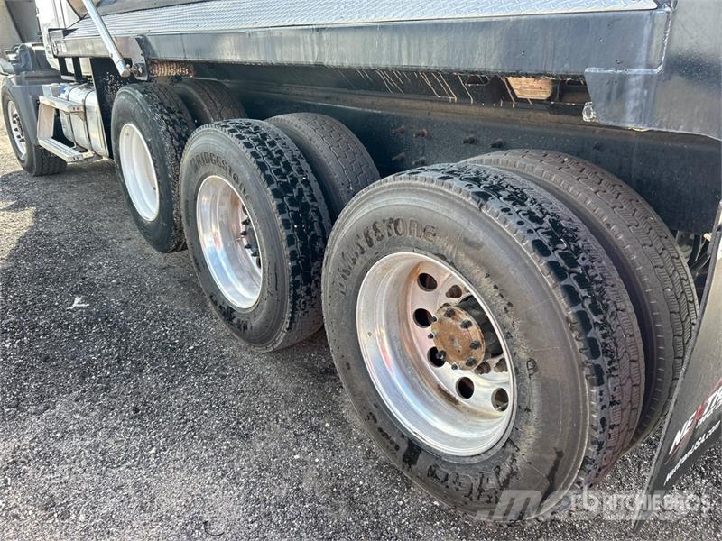 Mack GR64F 8x4 Tri/A Dump Truck Kipper