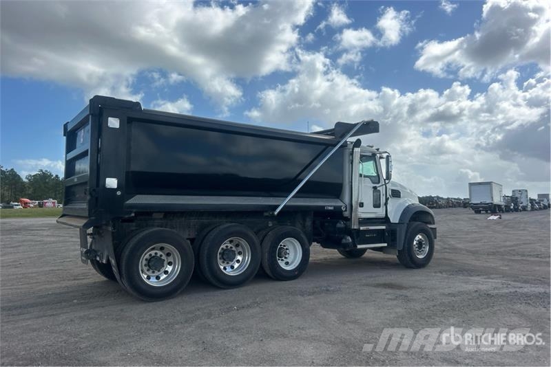 Mack GR64F 8x4 Tri/A Dump Truck Kipper