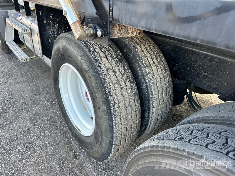 Mack GR64F 8x4 Tri/A Dump Truck Kipper