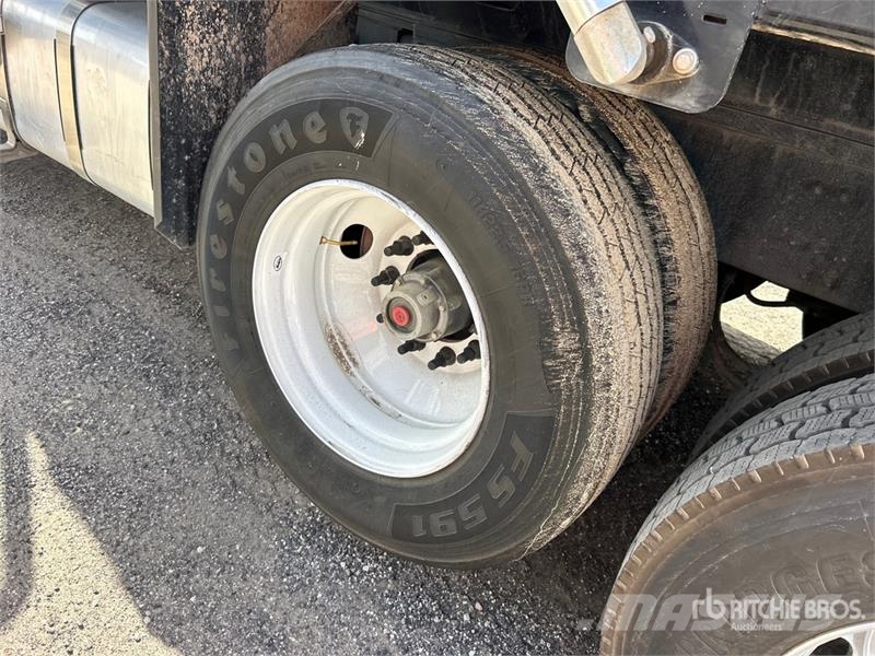 Mack GR64F 8x4 Tri/A Dump Truck Kipper