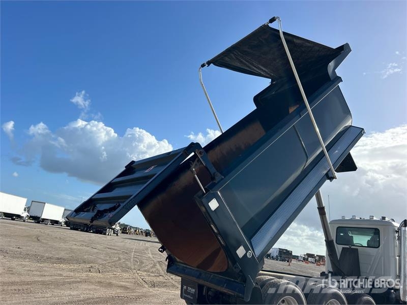 Mack GR64F 8x4 Tri/A Dump Truck Kipper