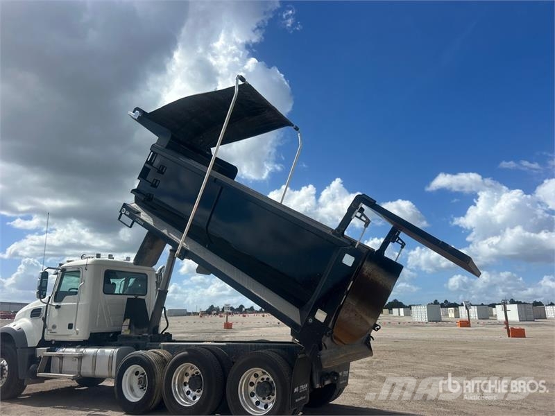Mack GR64F 8x4 Tri/A Dump Truck Kipper