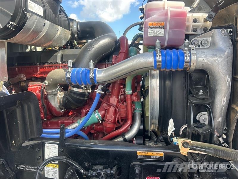 Mack GR64F 8x4 Tri/A Dump Truck Kipper