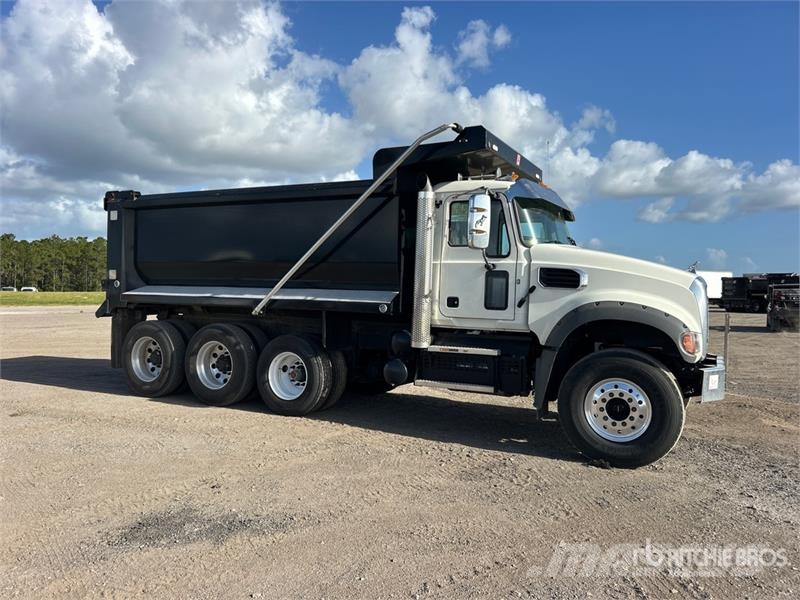 Mack GR64F 8x4 Tri/A Dump Truck Kipper