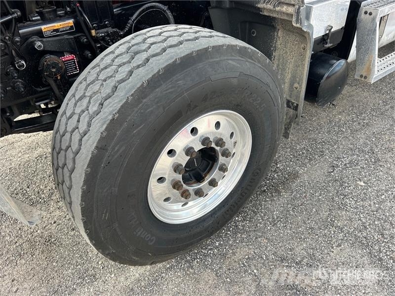 Mack GR64F 8x4 Tri/A Dump Truck Kipper