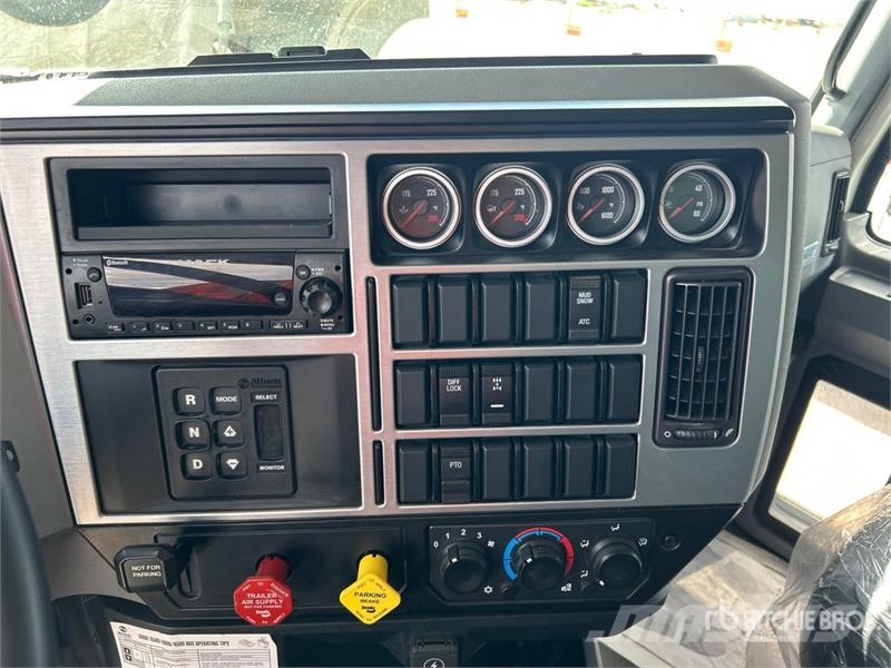 Mack GR64F 8x4 Tri/A Dump Truck Kipper