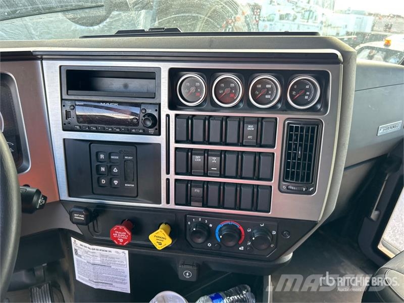 Mack GR64F 8x4 Tri/A Dump Truck Kipper