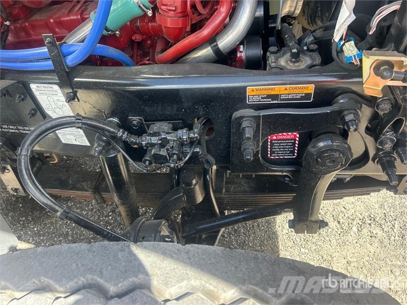 Mack GR64F 8x4 Tri/A Dump Truck Kipper