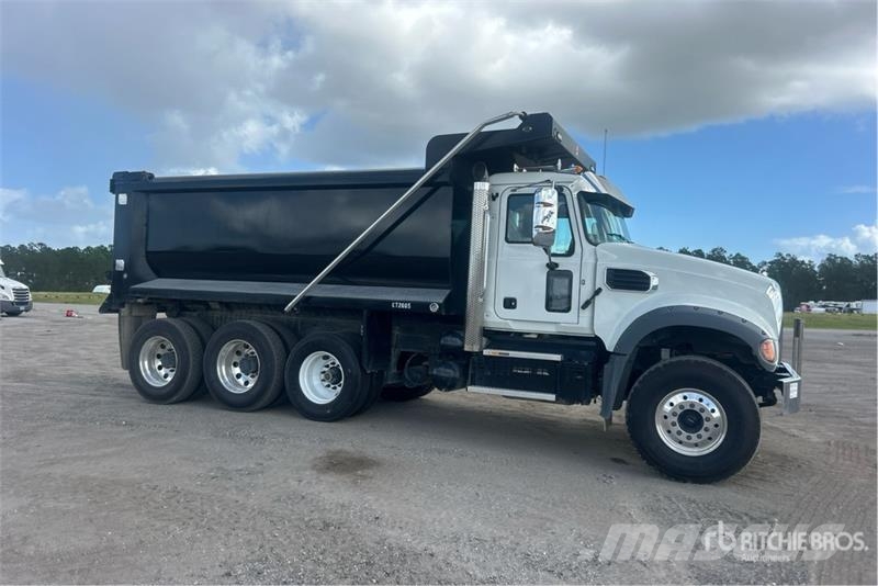 Mack GR64F 8x4 Tri/A Dump Truck Kipper