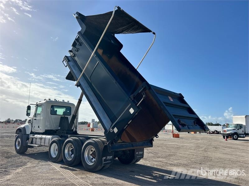 Mack GR64F 8x4 Tri/A Dump Truck Kipper