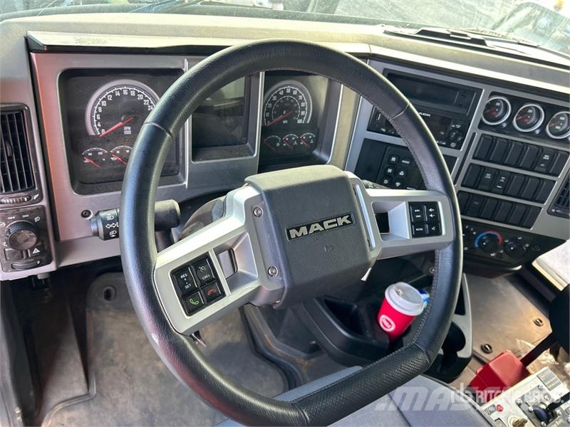 Mack GR64F 8x4 Tri/A Dump Truck Kipper