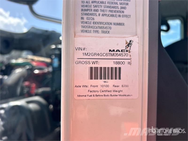 Mack GR64F 8x4 Tri/A Dump Truck Kipper