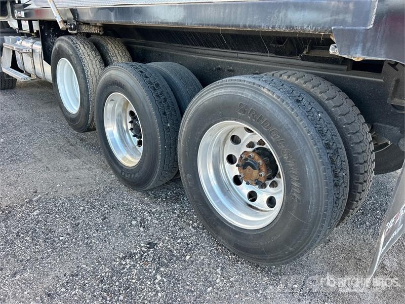 Mack GR64F 8x4 Tri/A Dump Truck Kipper