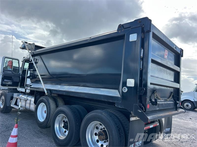 Mack GR64F 8x4 Tri/A Dump Truck Kipper