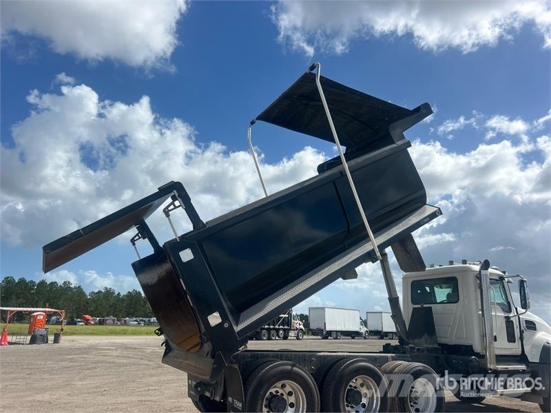 Mack GR64F 8x4 Tri/A Dump Truck Kipper