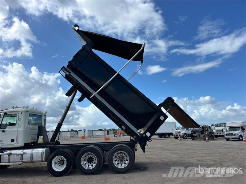 Mack GR64F 8x4 Tri/A Dump Truck Kipper