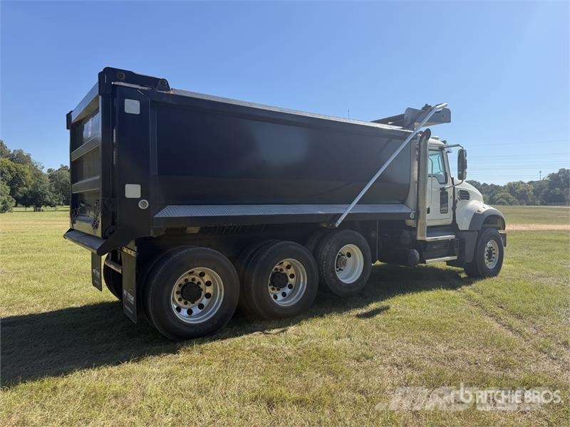 Mack GR64F Tri/A Dump Truck Tippbil