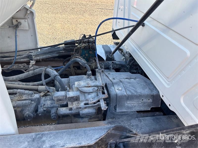 Mack GR84F 10x4 Mixer Truck Camion malaxeur