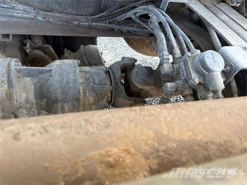 Mack GR84F 10x4 Mixer Truck Camion malaxeur
