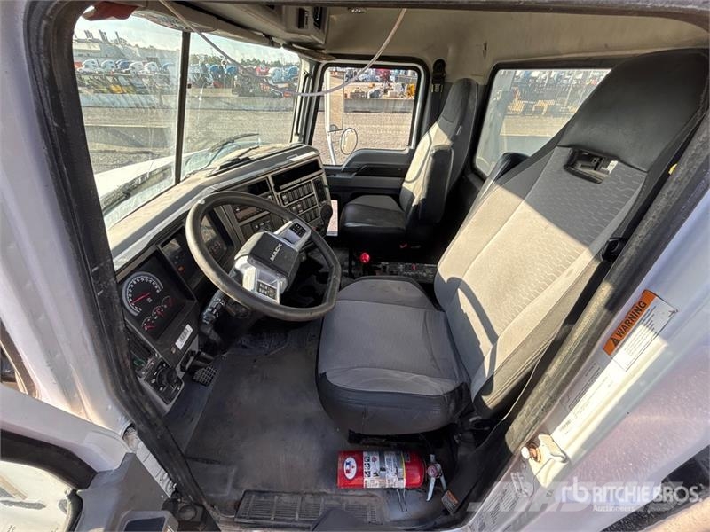 Mack GR84F 10x4 Mixer Truck Camion malaxeur