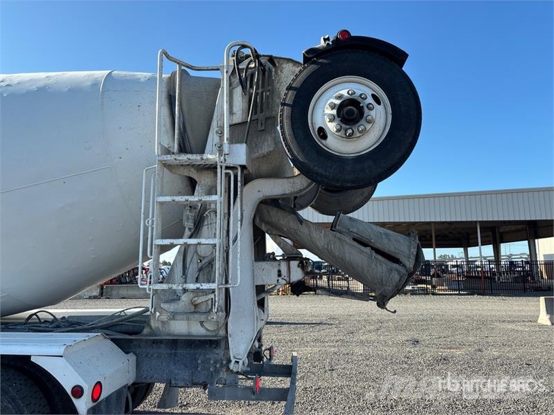 Mack GR84F 8x4 Mixer Truck Concrete trucks