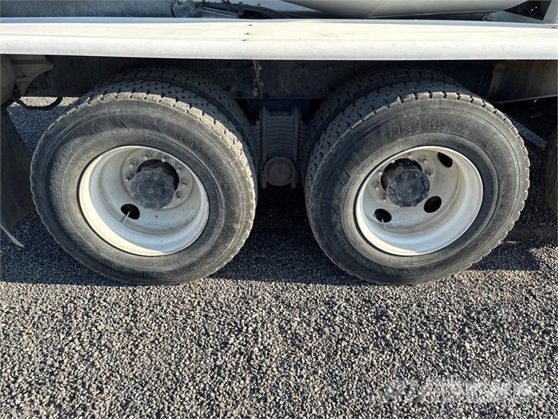 Mack GR84F 8x4 Mixer Truck Concrete trucks