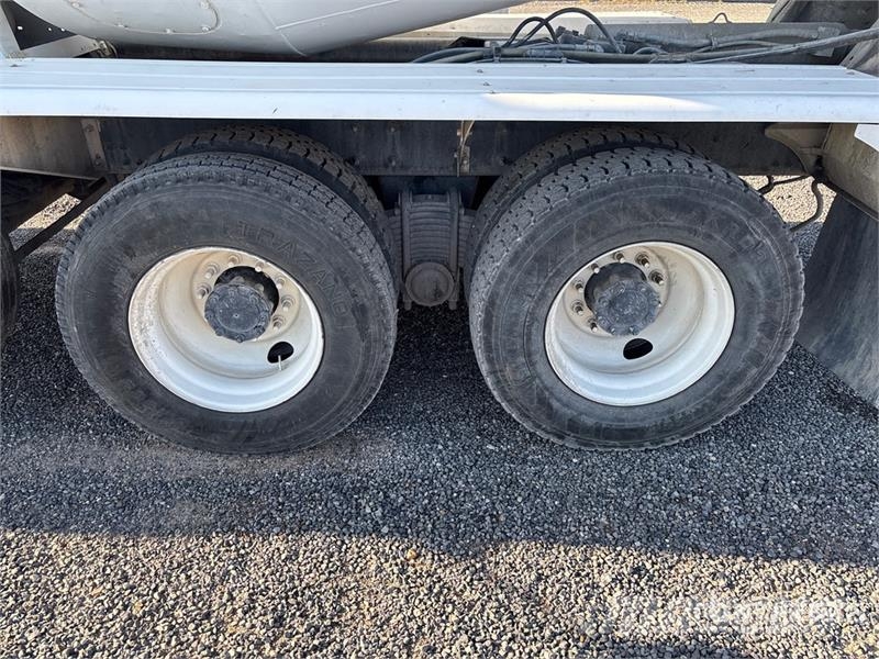 Mack GR84F 8x4 Mixer Truck Concrete trucks