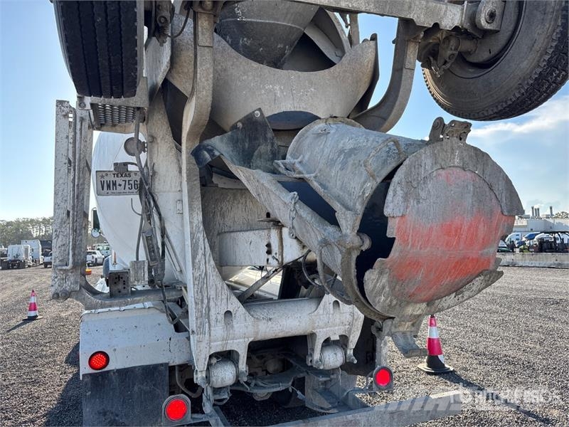 Mack GR84F 8x4 Mixer Truck Concrete trucks