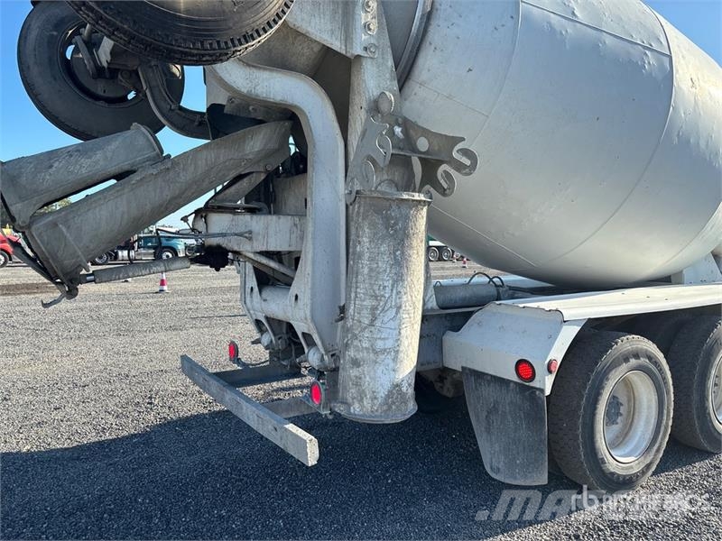 Mack GR84F 8x4 Mixer Truck Concrete trucks