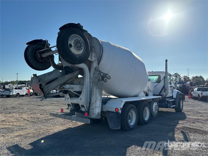 Mack GR84F 8x4 Mixer Truck Concrete trucks