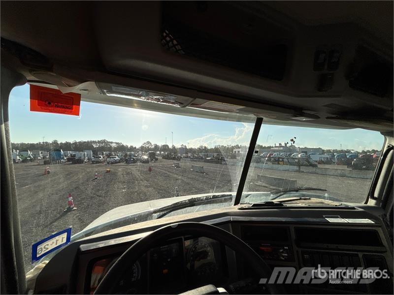 Mack GR84F 8x4 Mixer Truck Concrete trucks