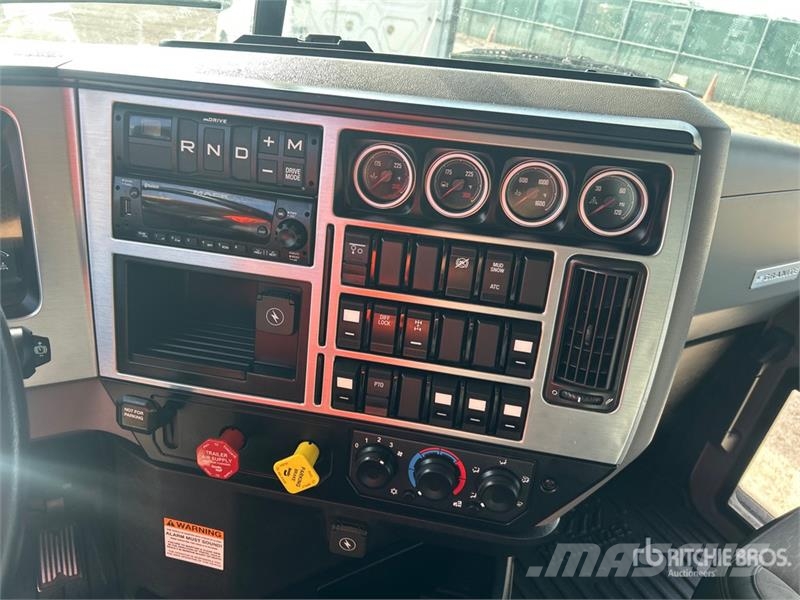 Mack GR84F 8x4 Tri/A Dump Truck Lastbiler med tip