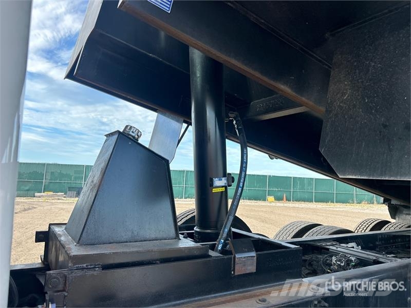 Mack GR84F 8x4 Tri/A Dump Truck Lastbiler med tip