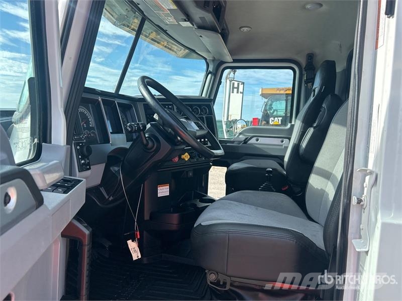 Mack GR84F 8x4 Tri/A Dump Truck Lastbiler med tip