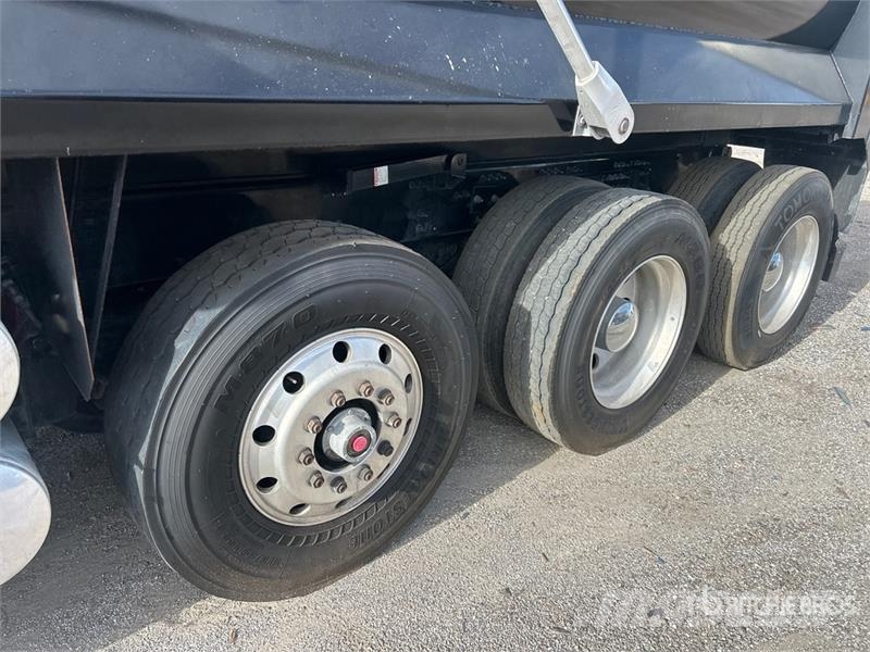 Mack GR84F 8x4 Tri/A Dump Truck Lastbiler med tip