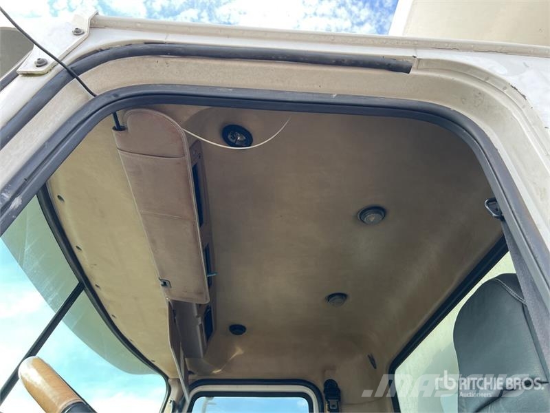 Mack Granite شاحنات قلابة
