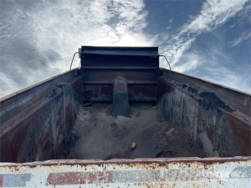 Mack Granite شاحنات قلابة