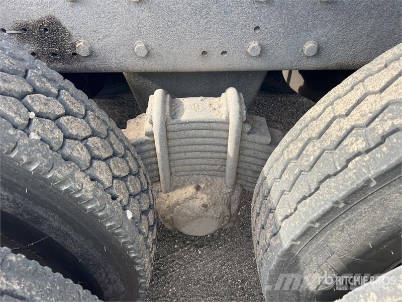 Mack Granite شاحنات قلابة