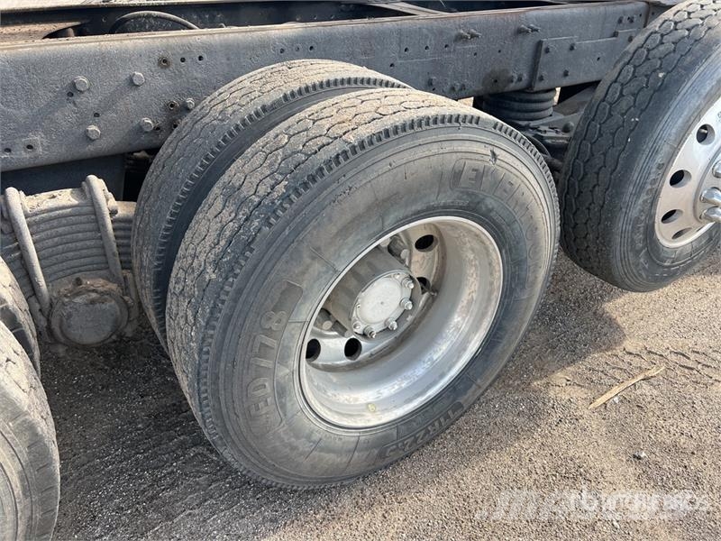 Mack Granite شاحنات قلابة