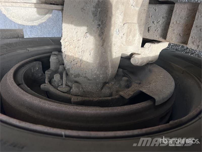 Mack Granite شاحنات قلابة