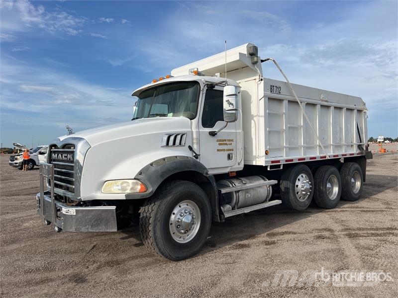 Mack Granite شاحنات قلابة