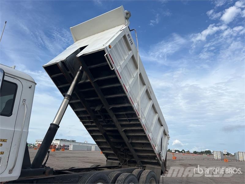 Mack Granite شاحنات قلابة