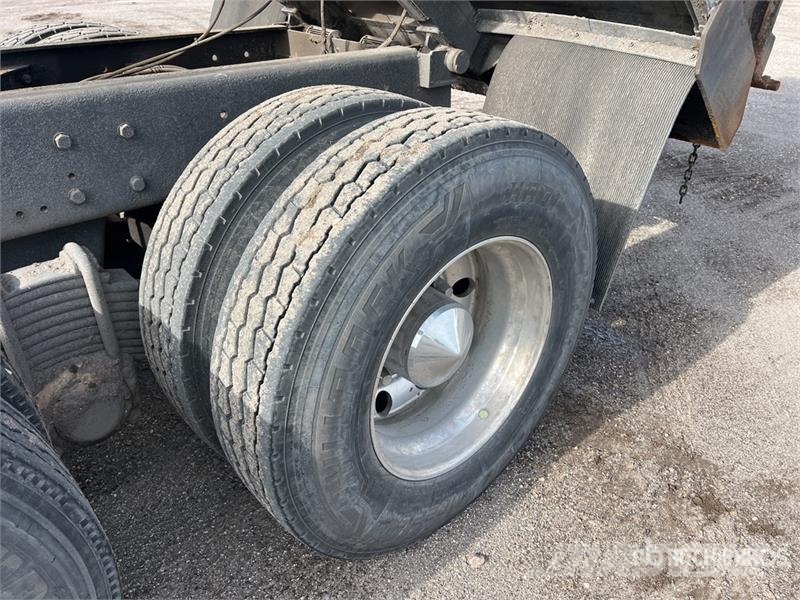Mack Granite شاحنات قلابة